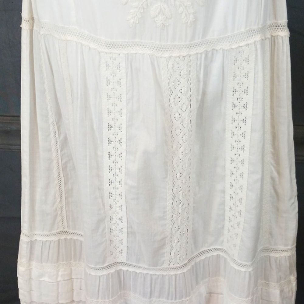 Chelsea & Violet Embroidered white cotton and lace sleeveless tiered maxi dress - Picture 5 of 16